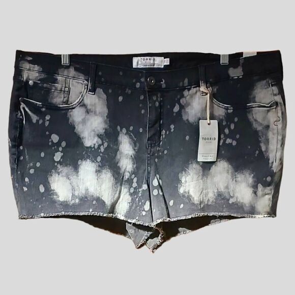 TORRID/JACK DAVID Women's Plus Size Tie-Dye distressed Black & White Shorts - Picture 1 of 14